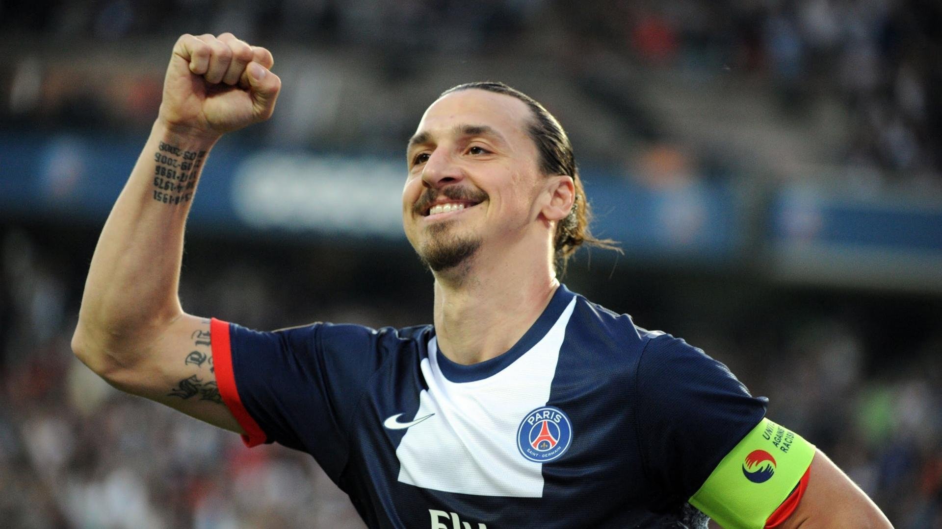 年度焦点之战,湖人硬仗取胜尼克斯,逆境中彰显冠军底蕴