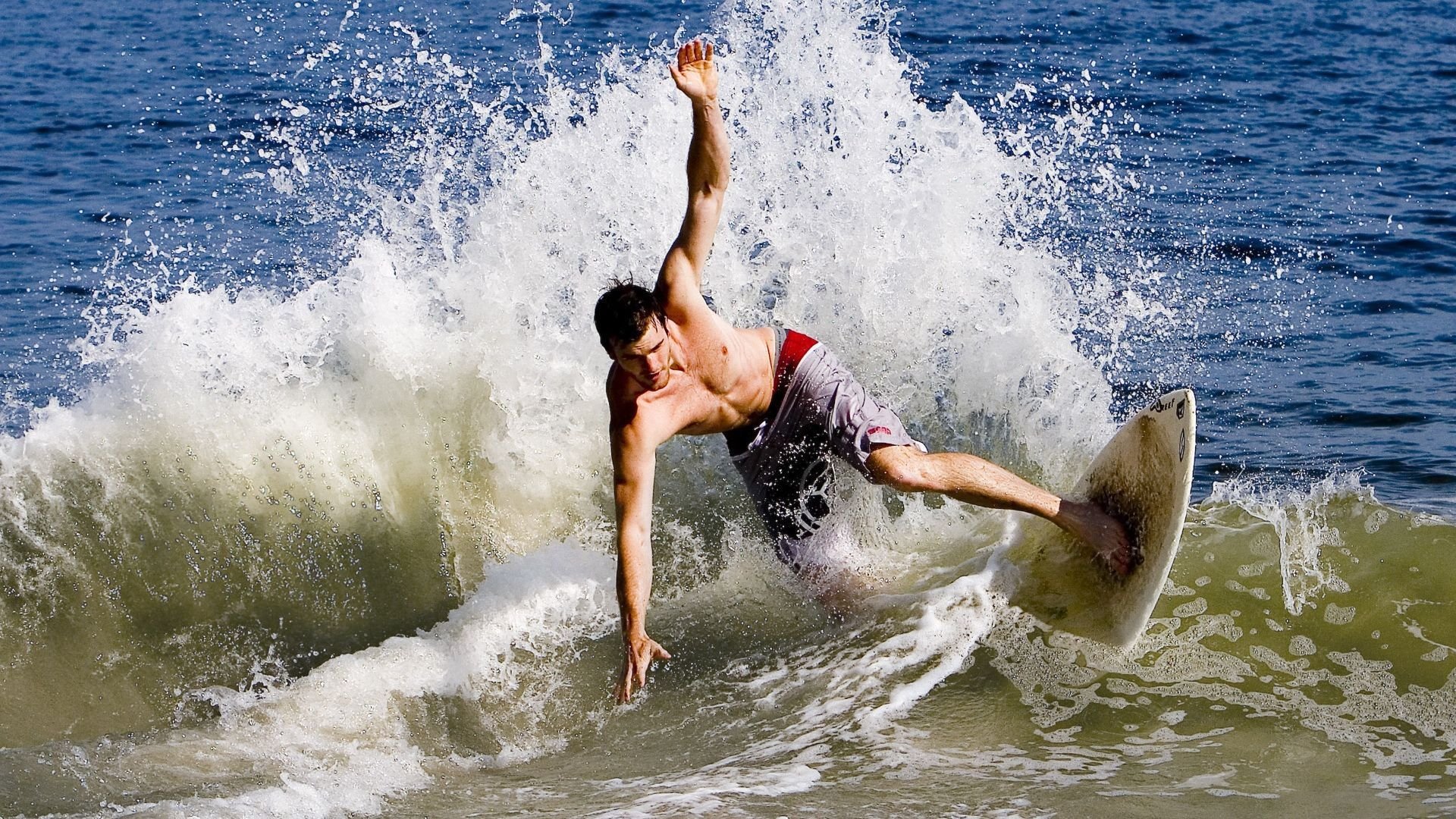 沙漠与冰川的碰撞，黄喜灿一锤定音，书写亚洲足球新篇章
