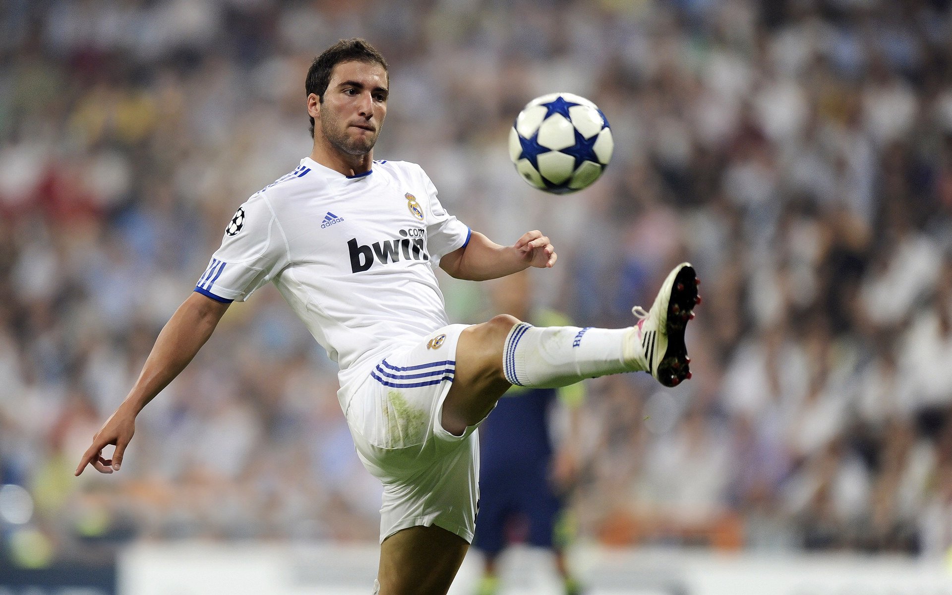 乌拉圭轻取阿根廷，阿什拉夫惊艳四座背后，南美足球的权力天平正在倾斜