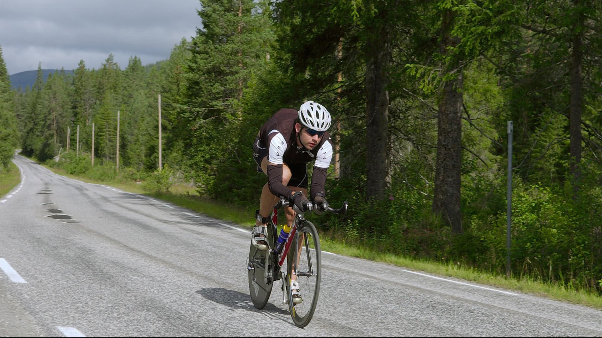 法拉利横扫索伯车队，勒克莱尔点燃赛场，红色王朝的强势回归